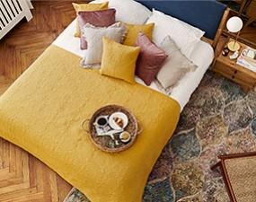 Postel RETRO 1 s čalouněným čelem